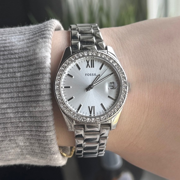 Fossil Women’s Scarlette Quartz Analog & Date Watch - Picture 3 of 14